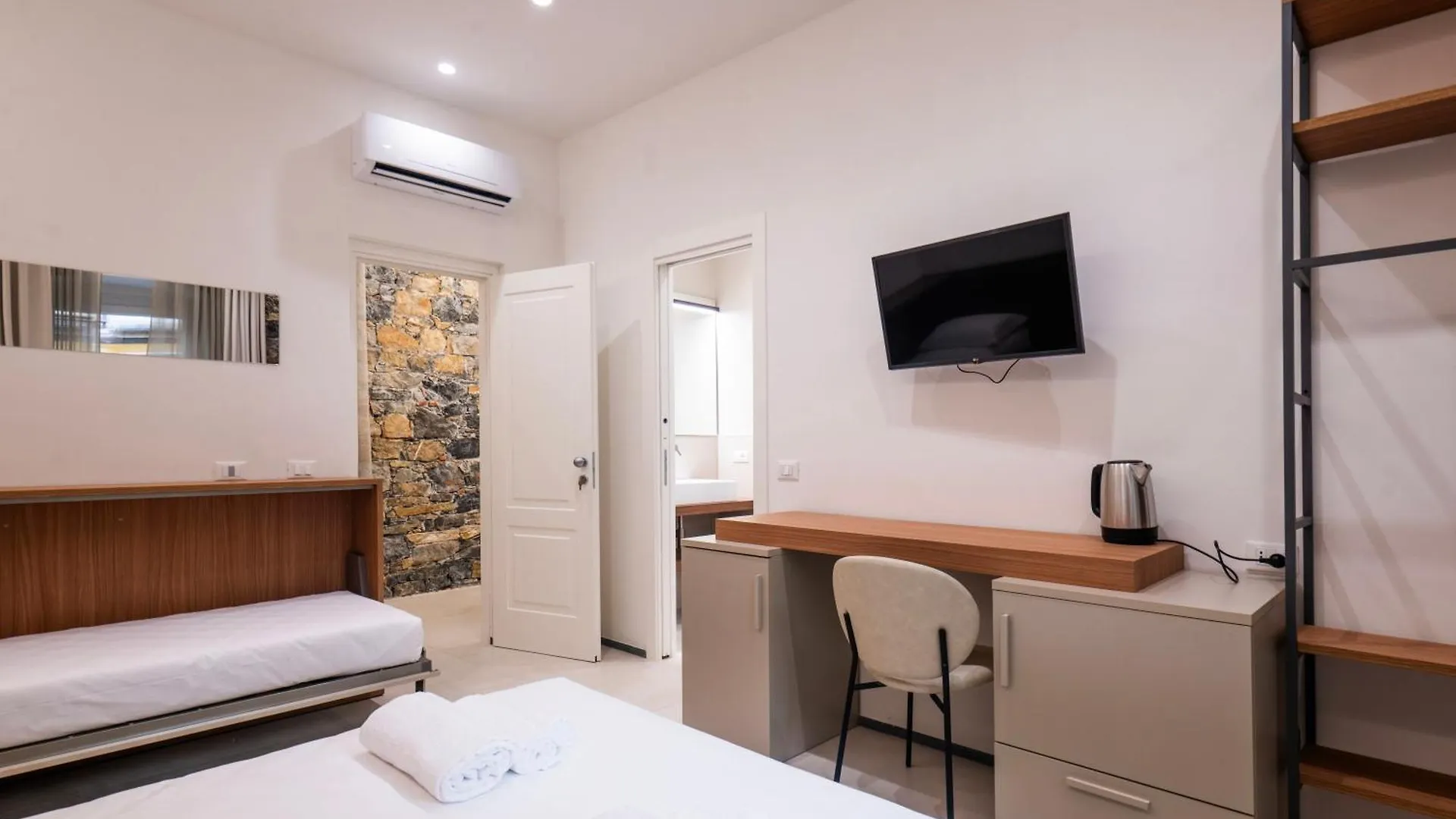 Affittacamere Saint Bon 15 - 5 Terre Rooms And Suites La Spezia Penzion