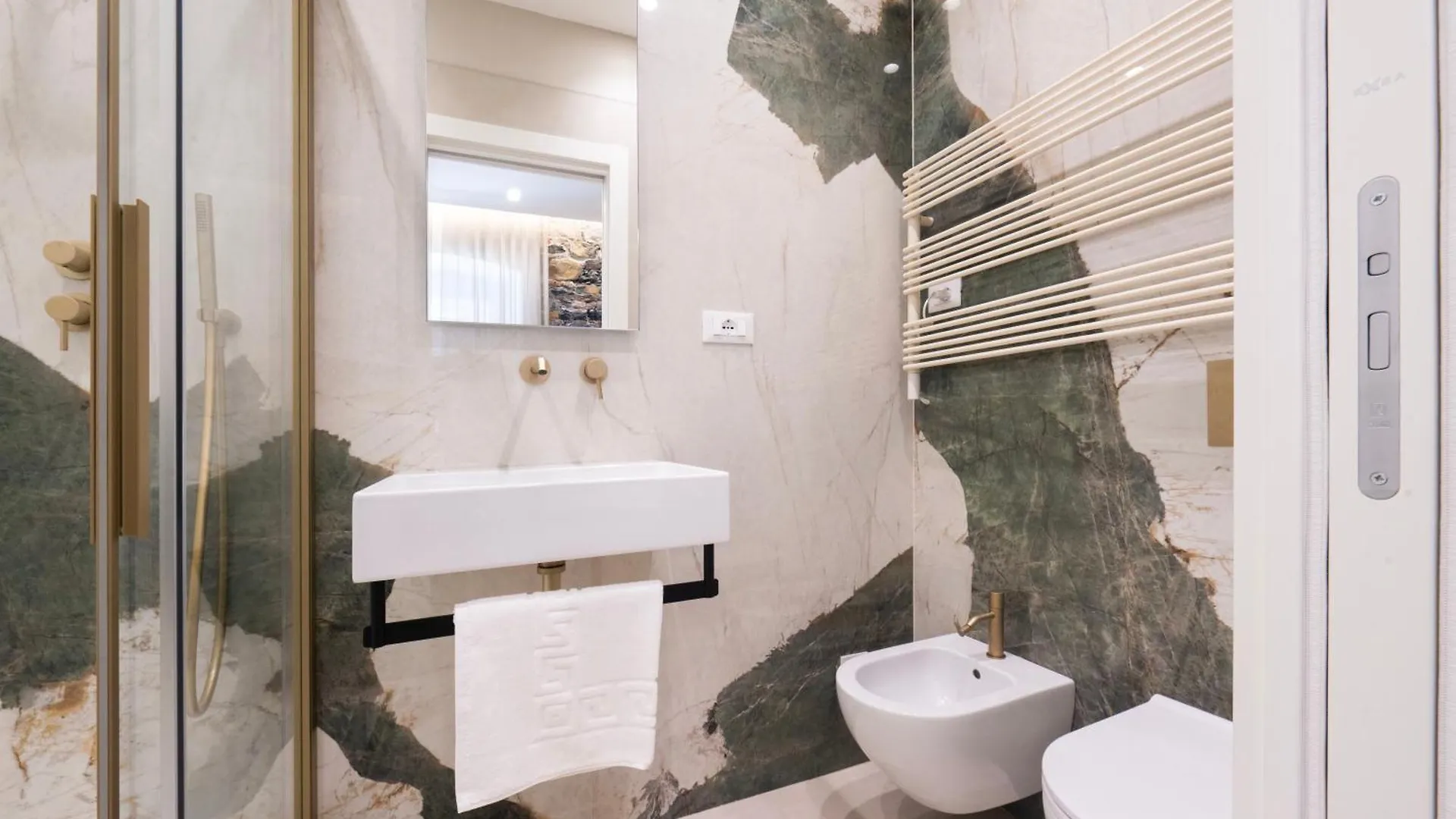 Affittacamere Saint Bon 15 - 5 Terre Rooms And Suites La Spezia Guest house