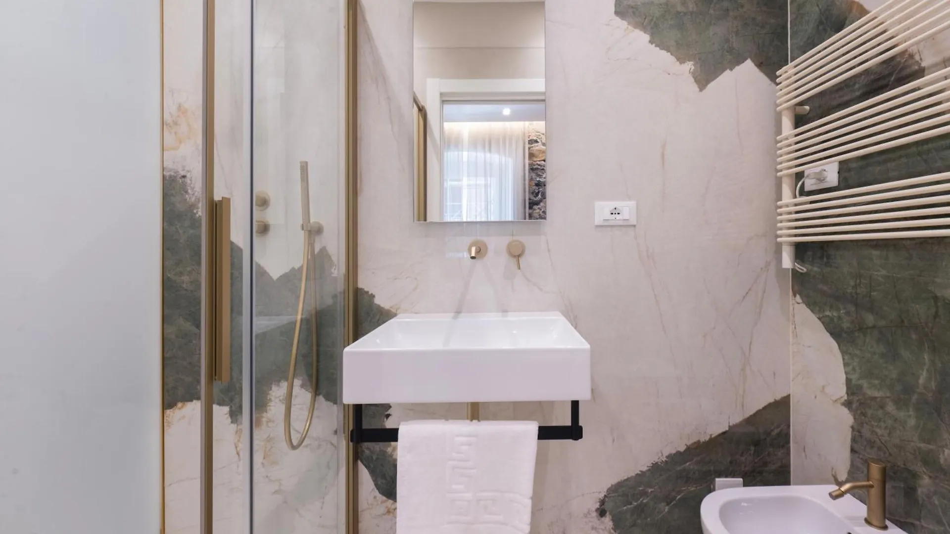 Affittacamere Saint Bon 15 - 5 Terre Rooms And Suites La Spezia Guest house