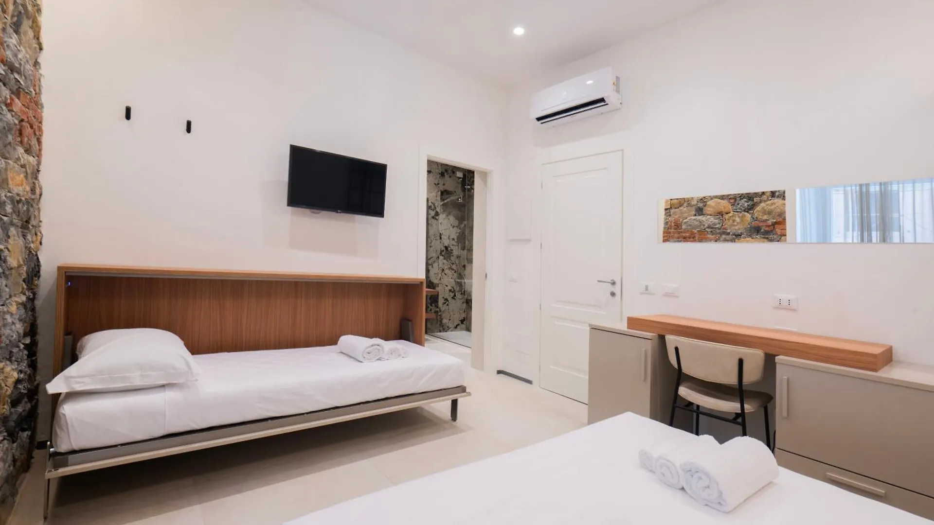 Affittacamere Saint Bon 15 - 5 Terre Rooms And Suites La Spezia 0*,