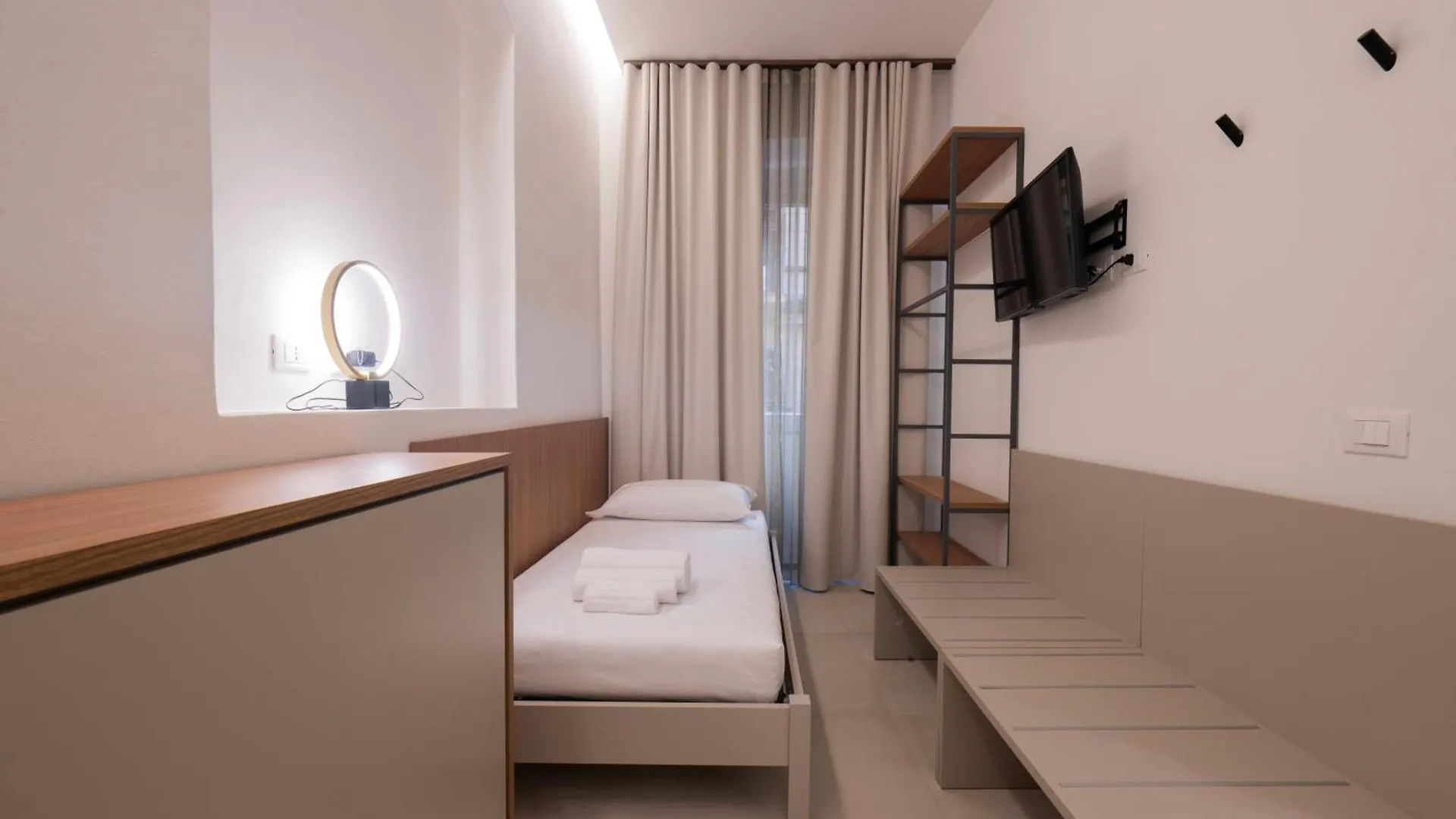 Affittacamere Saint Bon 15 - 5 Terre Rooms And Suites La Spezia Guest house